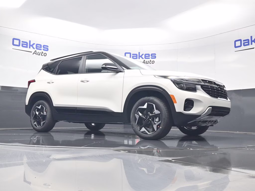 2026 Clear White/Black Roof Kia Seltos S AWD SUV
