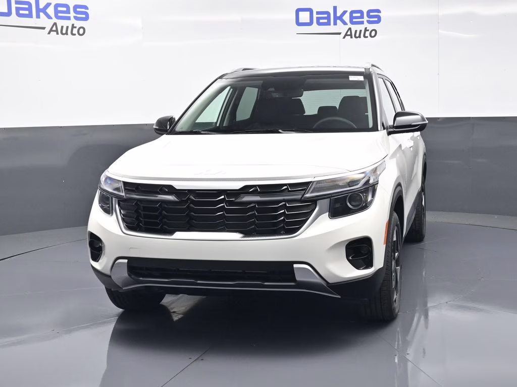 2026 Clear White/Black Roof Kia Seltos S AWD SUV