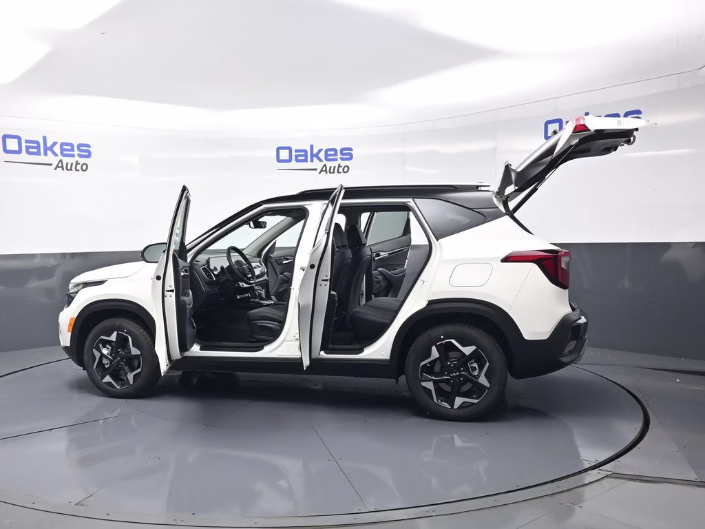 2026 Clear White/Black Roof Kia Seltos S AWD SUV