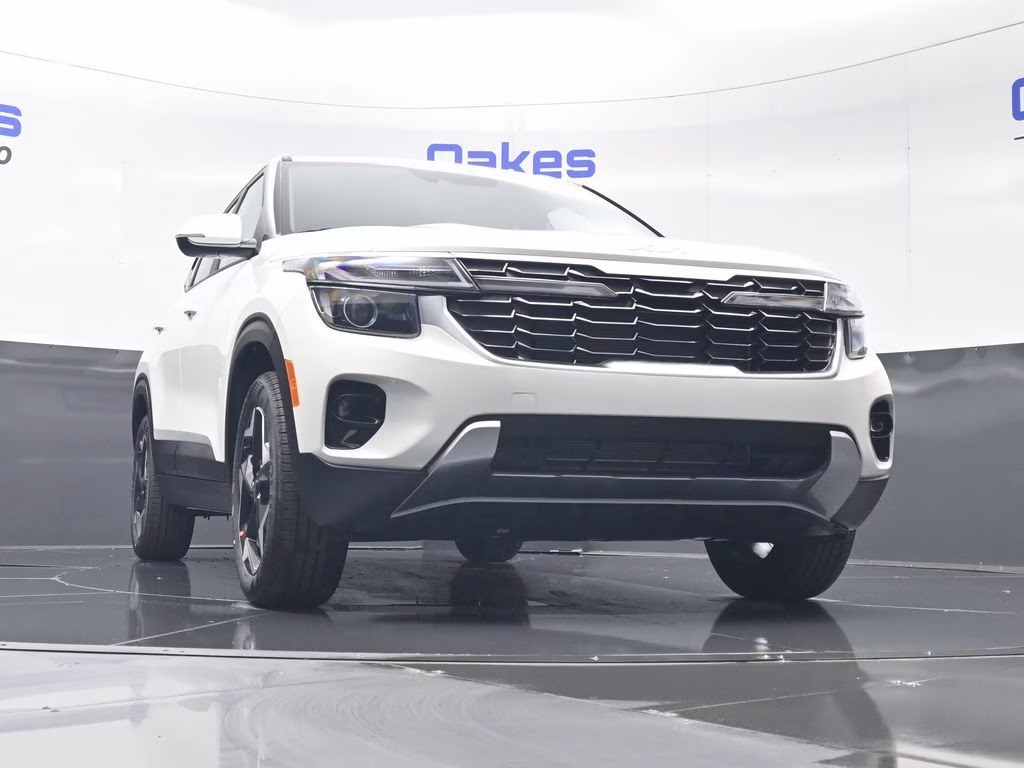 2026 Snow White Pearl Kia Seltos S AWD SUV
