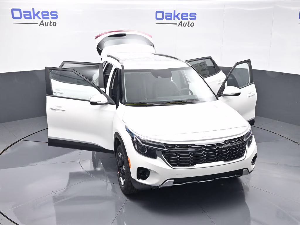 2026 Snow White Pearl Kia Seltos S AWD SUV