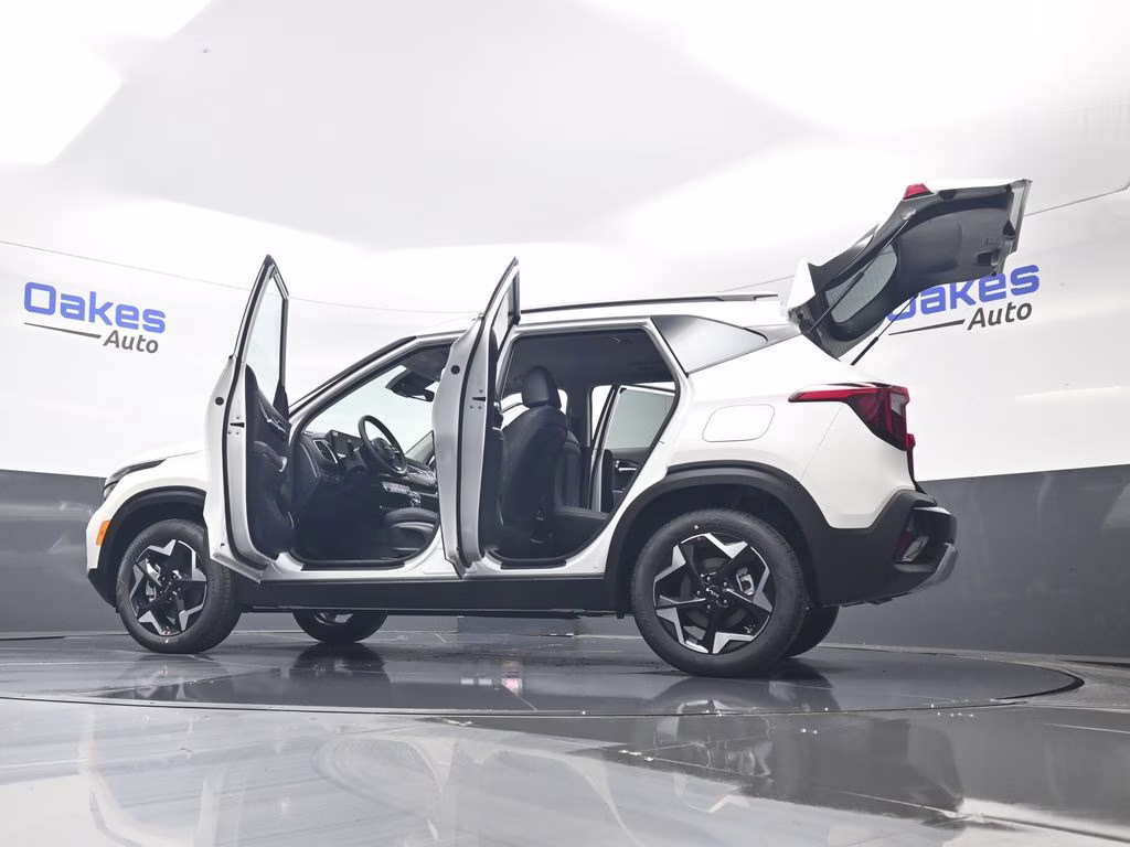 2026 Snow White Pearl Kia Seltos S AWD SUV