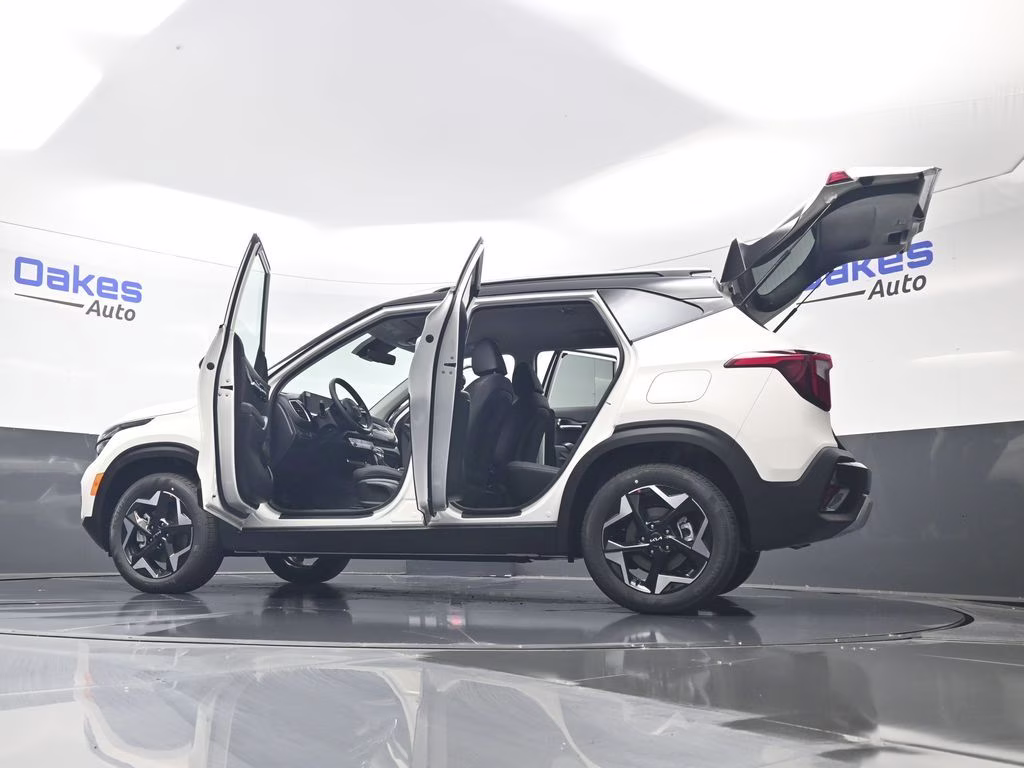 2026 Clear White/Black Roof Kia Seltos S AWD SUV