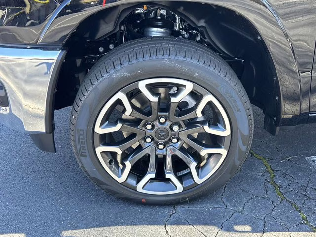 2025 Diamond Black Crystal Pearlcoat Ram 1500 Longhorn 4X4 Truck