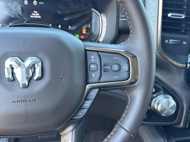 2025 Diamond Black Crystal Pearlcoat Ram 1500 Longhorn 4X4 Truck