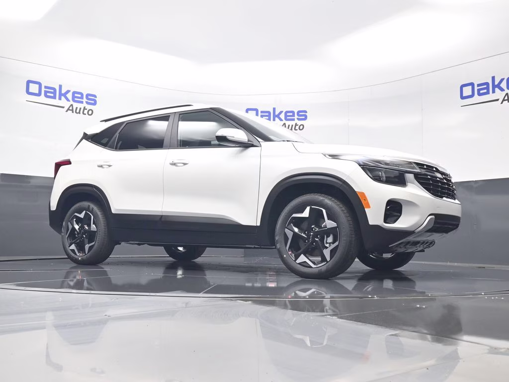 2026 Snow White Pearl Kia Seltos S AWD SUV