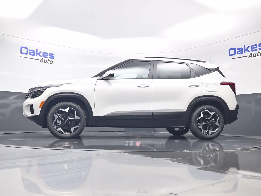 2026 Snow White Pearl Kia Seltos S AWD SUV