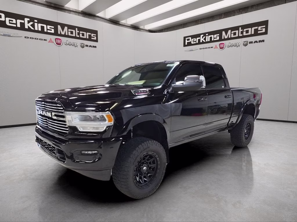 2022 Diamond Black Crystal Pearlcoat Ram 2500 Laramie 4X4 Truck