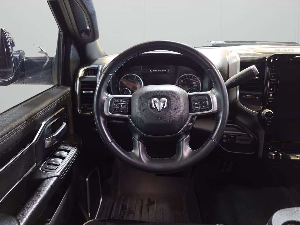 2022 Diamond Black Crystal Pearlcoat Ram 2500 Laramie 4X4 Truck