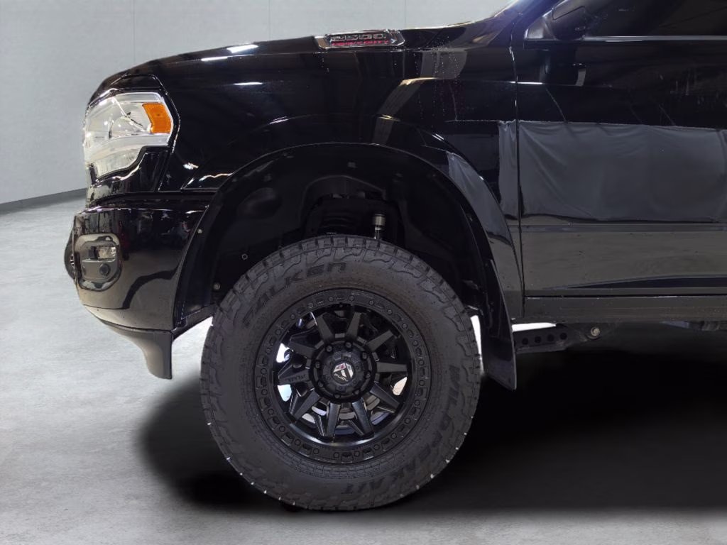 2022 Diamond Black Crystal Pearlcoat Ram 2500 Laramie 4X4 Truck