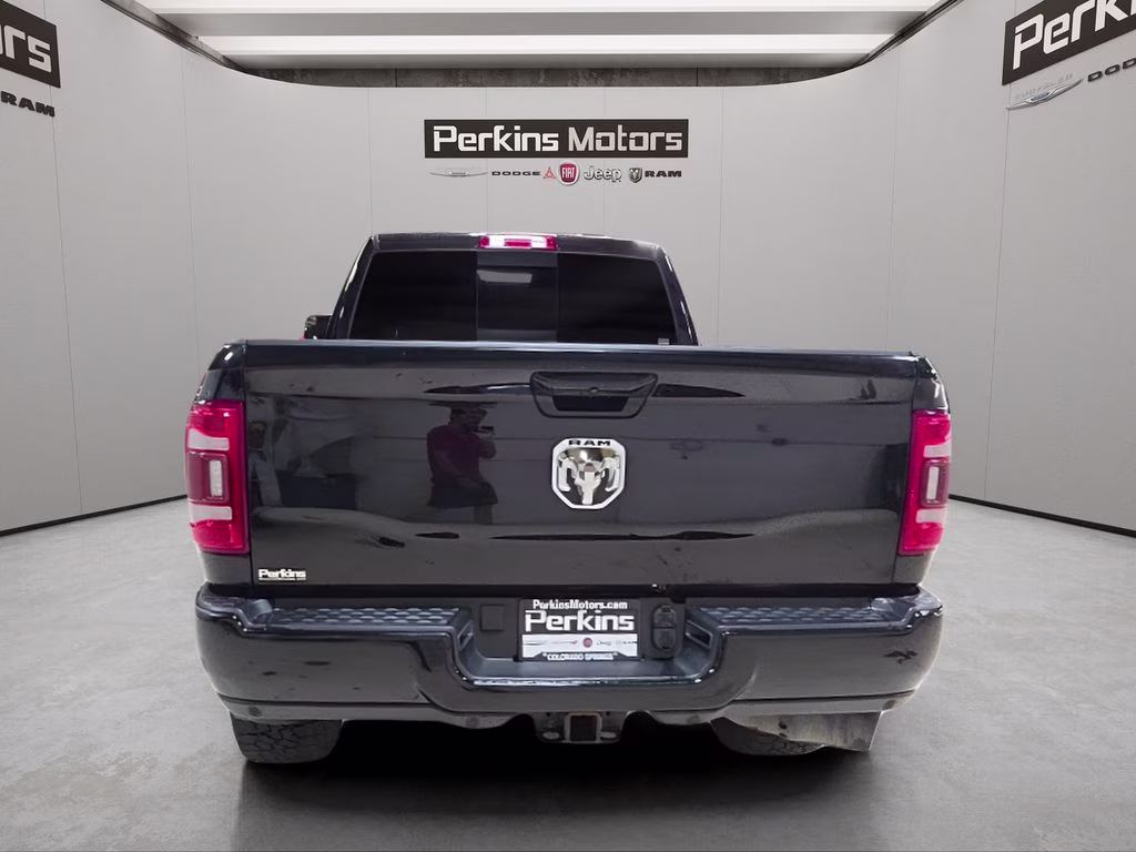 2022 Diamond Black Crystal Pearlcoat Ram 2500 Laramie 4X4 Truck