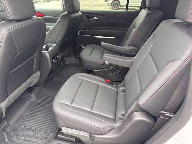 2025 Iridescent Pearl Tricoat Chevrolet Traverse Z71 AWD SUV