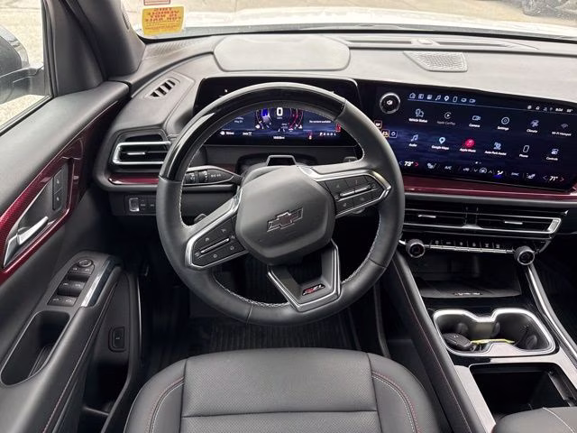 2025 Iridescent Pearl Tricoat Chevrolet Traverse Z71 AWD SUV