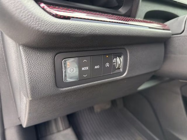 2025 Iridescent Pearl Tricoat Chevrolet Traverse Z71 AWD SUV