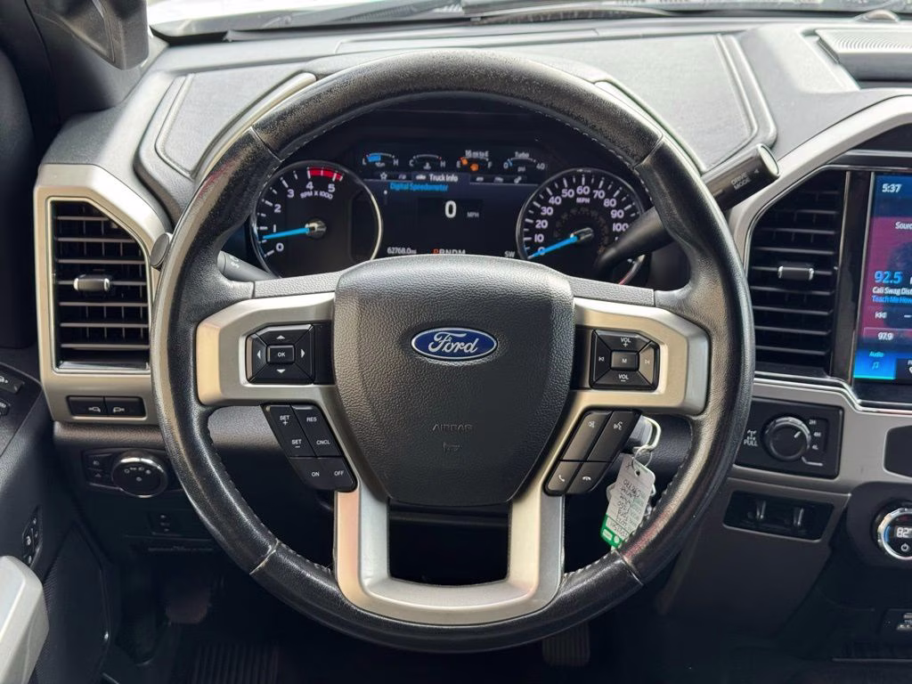2022 White Ford Super Duty F-250 SRW Lariat 4X4 Truck