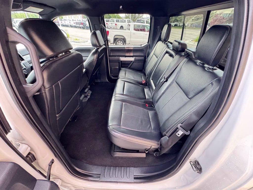 2022 White Ford Super Duty F-250 SRW Lariat 4X4 Truck