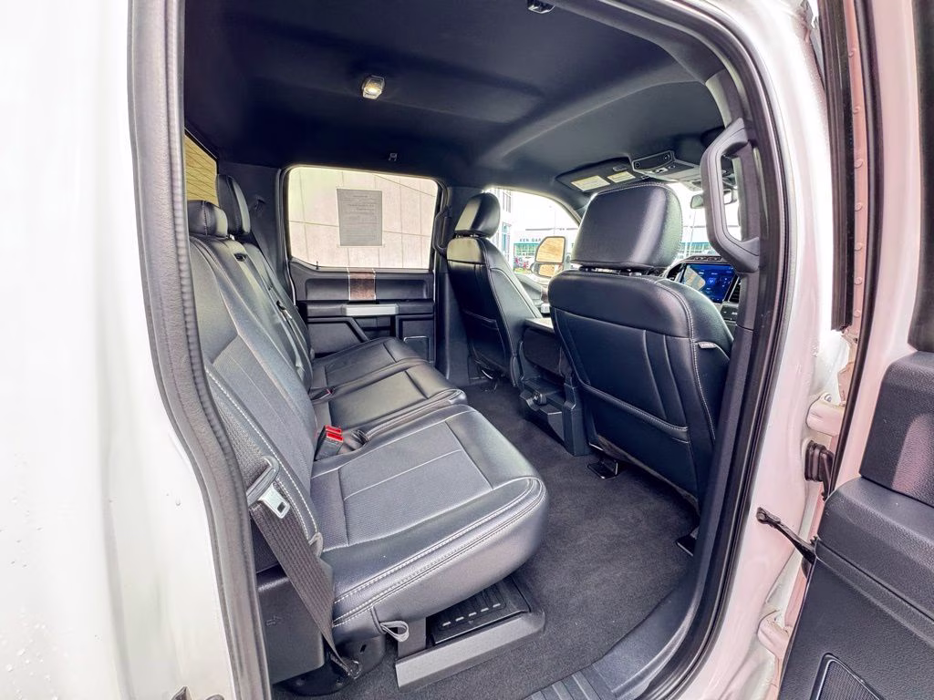 2022 White Ford Super Duty F-250 SRW Lariat 4X4 Truck