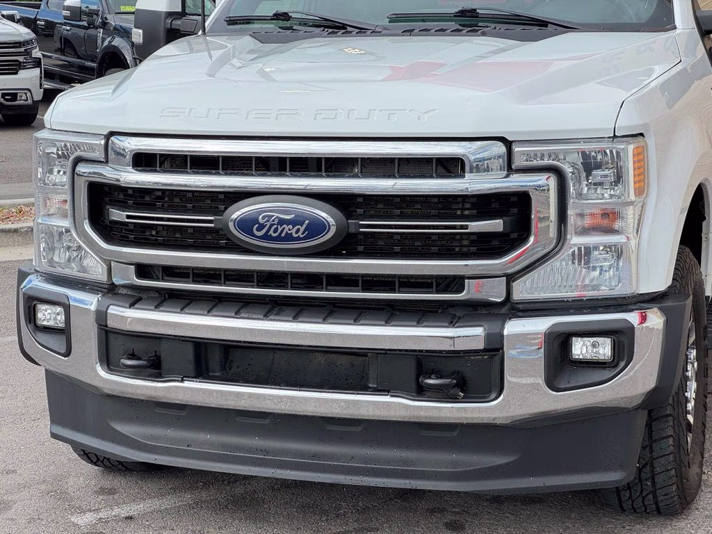 2022 White Ford Super Duty F-250 SRW Lariat 4X4 Truck