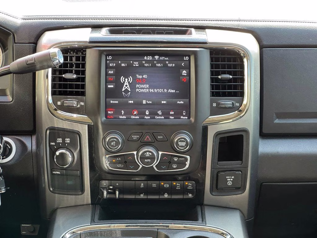2018 Bright White Clearcoat Ram 2500 Big Horn 4X4 Truck