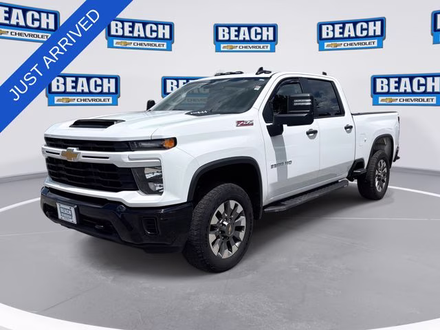 2024 Summit White Chevrolet Silverado 2500HD Custom 4X4 Truck
