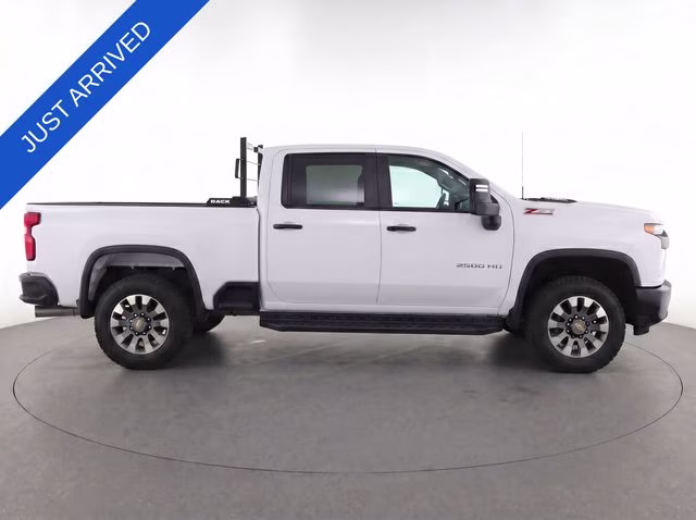 2024 Summit White Chevrolet Silverado 2500HD Custom 4X4 Truck