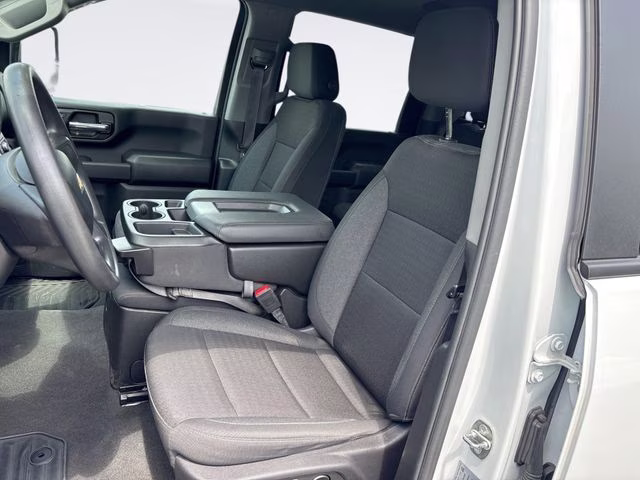 2024 Summit White Chevrolet Silverado 2500HD Custom 4X4 Truck