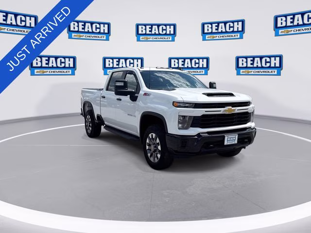 2024 Summit White Chevrolet Silverado 2500HD Custom 4X4 Truck