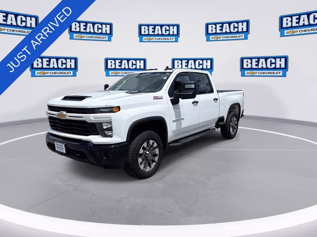 2024 Summit White Chevrolet Silverado 2500HD Custom 4X4 Truck