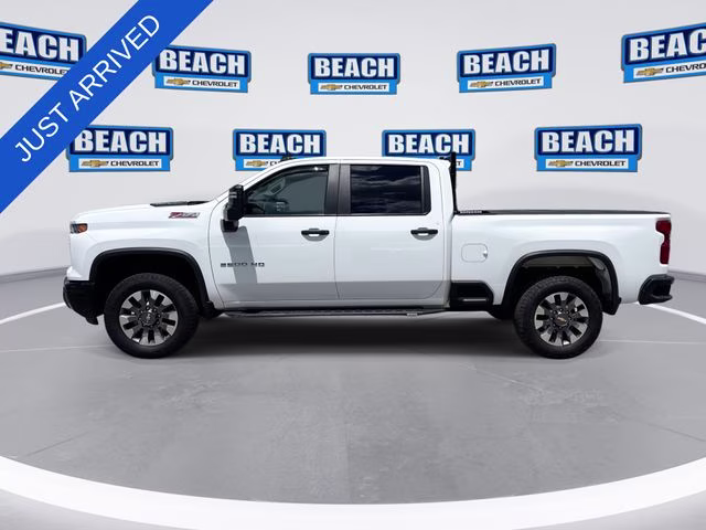 2024 Summit White Chevrolet Silverado 2500HD Custom 4X4 Truck