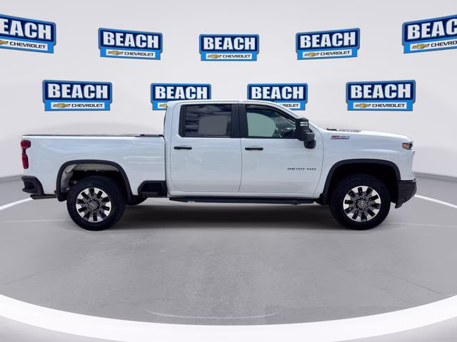 2024 Summit White Chevrolet Silverado 2500HD Custom 4X4 Truck