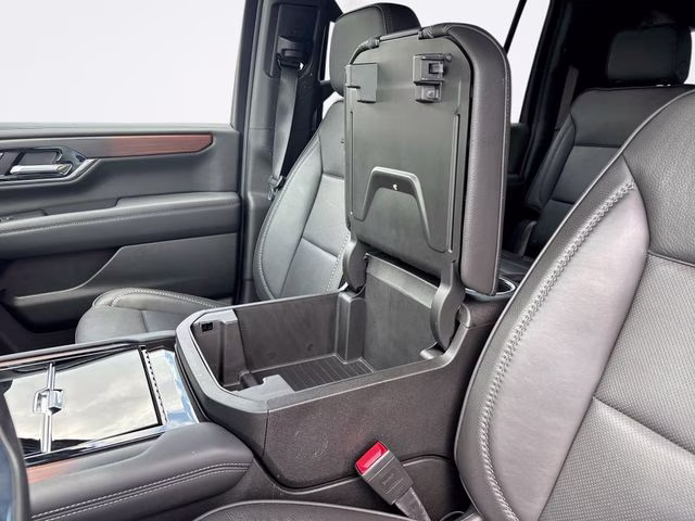 2025 Summit White GMC Yukon XL Denali 4X4 SUV