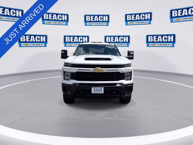 2024 Summit White Chevrolet Silverado 2500HD Custom 4X4 Truck