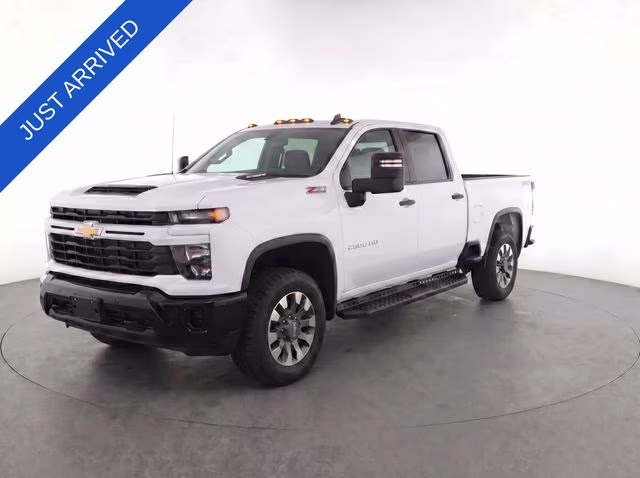 2024 Summit White Chevrolet Silverado 2500HD Custom 4X4 Truck