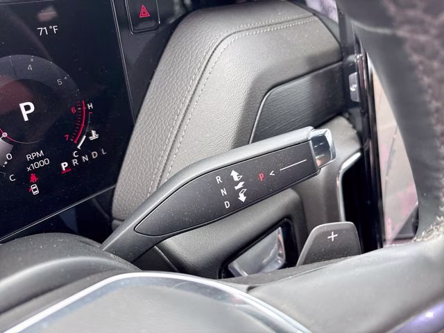 2025 Summit White GMC Yukon Denali 4X4 SUV