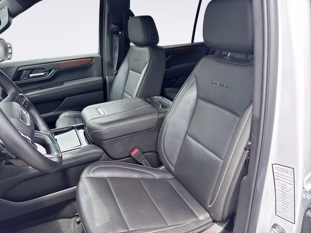 2025 Summit White GMC Yukon XL Denali 4X4 SUV