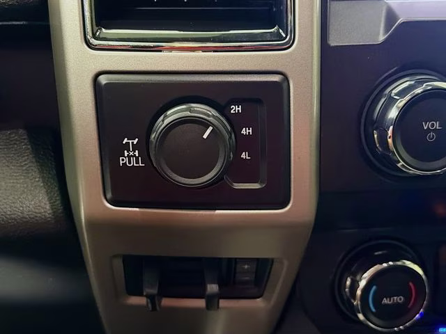2019 Blue Ford Super Duty F-250 SRW Lariat 4X4 Truck