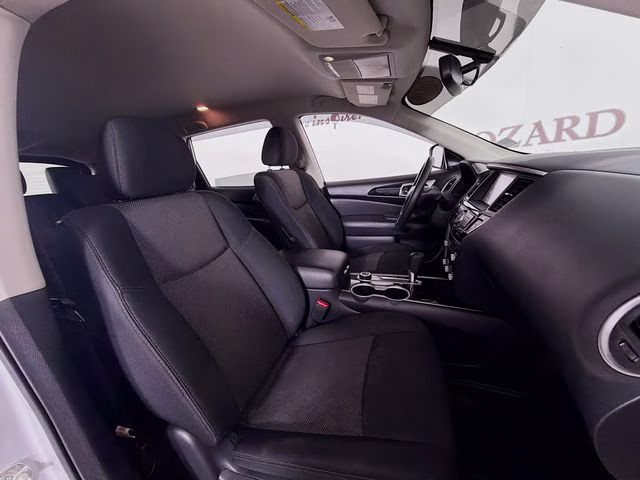 2020 Brilliant Silver Metallic Nissan Pathfinder SV 4X4 SUV