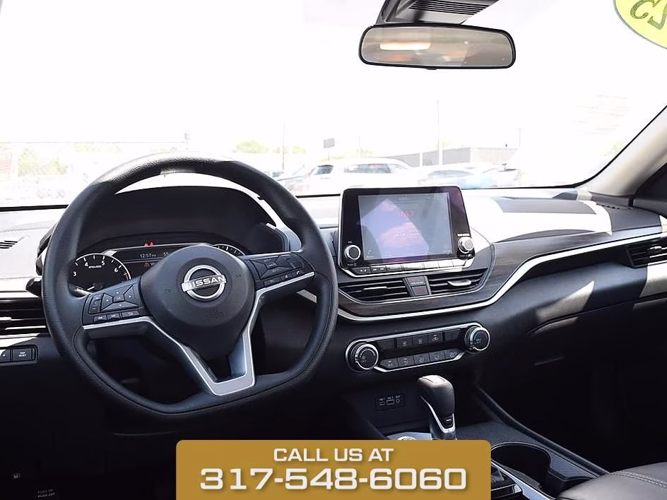 2025 Glacier White Nissan Altima 2.5 SV FWD Sedan