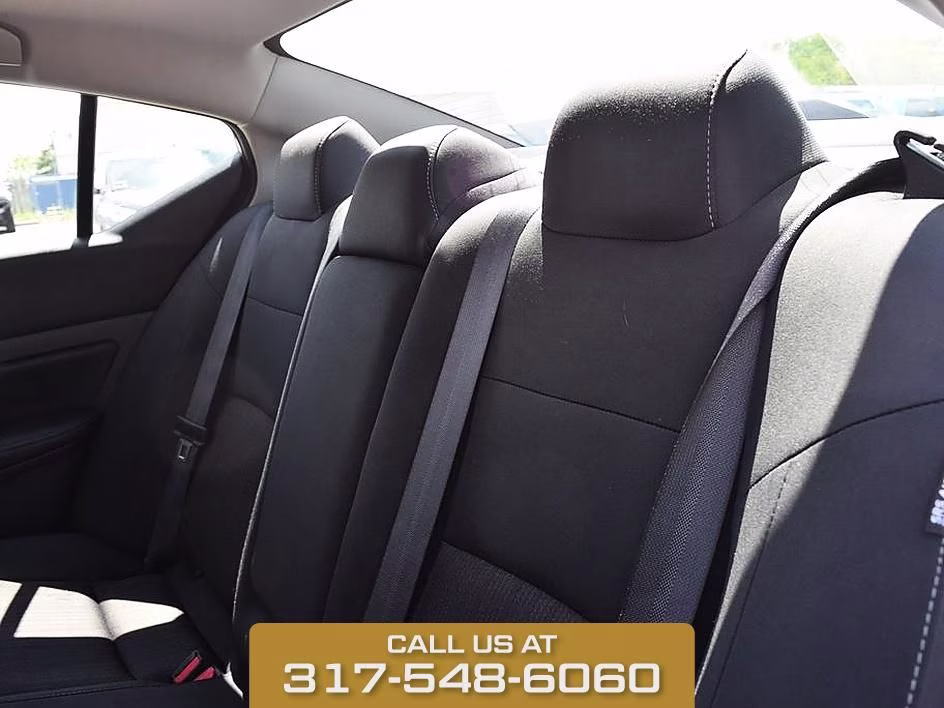 2025 Glacier White Nissan Altima 2.5 SV FWD Sedan