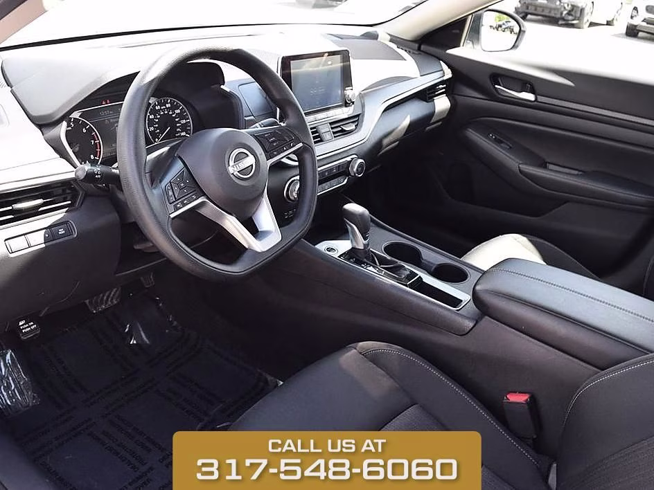 2025 Glacier White Nissan Altima 2.5 SV FWD Sedan