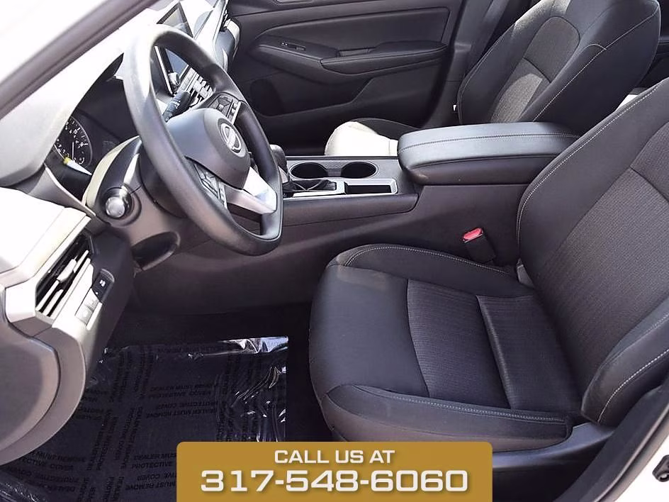 2025 Glacier White Nissan Altima 2.5 SV FWD Sedan
