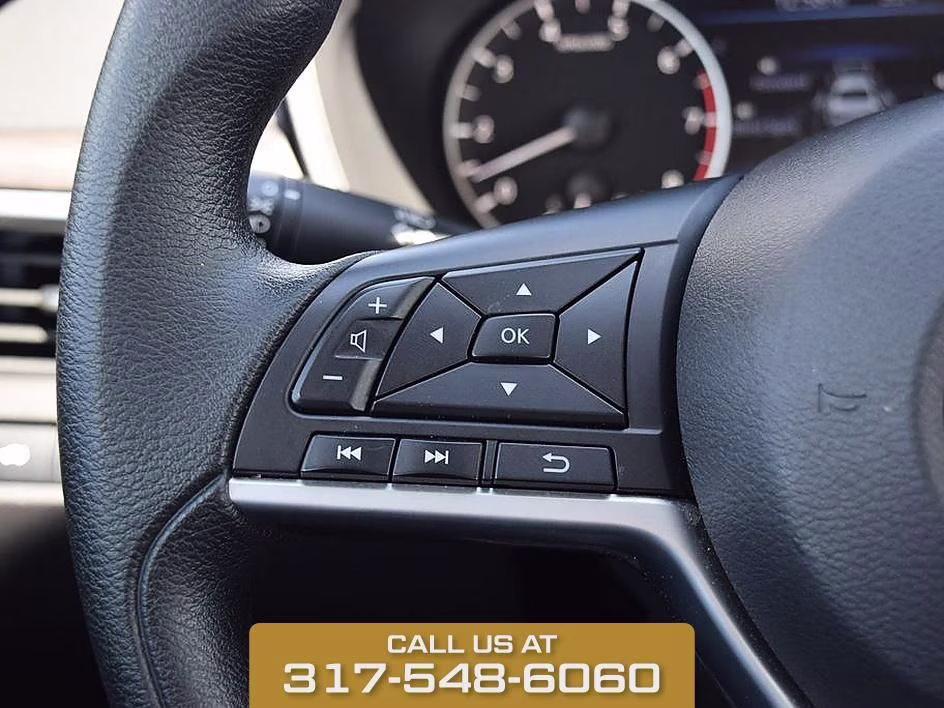 2025 Glacier White Nissan Altima 2.5 SV FWD Sedan