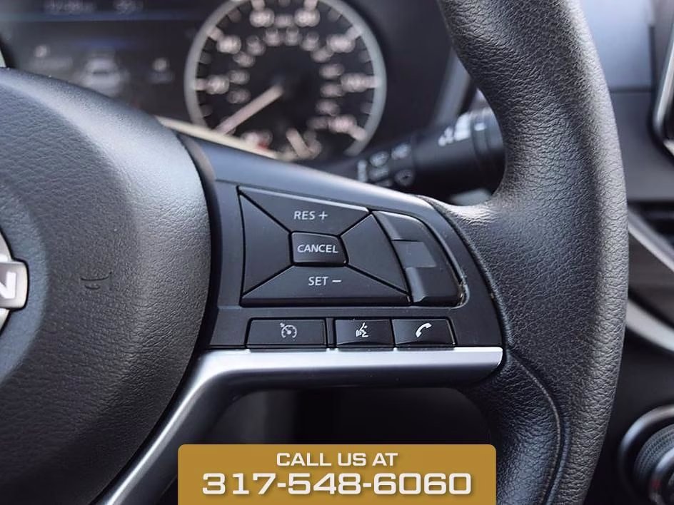 2025 Glacier White Nissan Altima 2.5 SV FWD Sedan