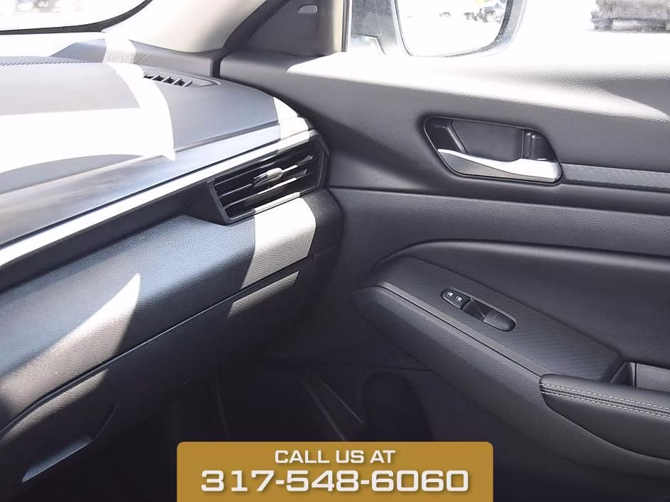 2025 Glacier White Nissan Altima 2.5 SV FWD Sedan