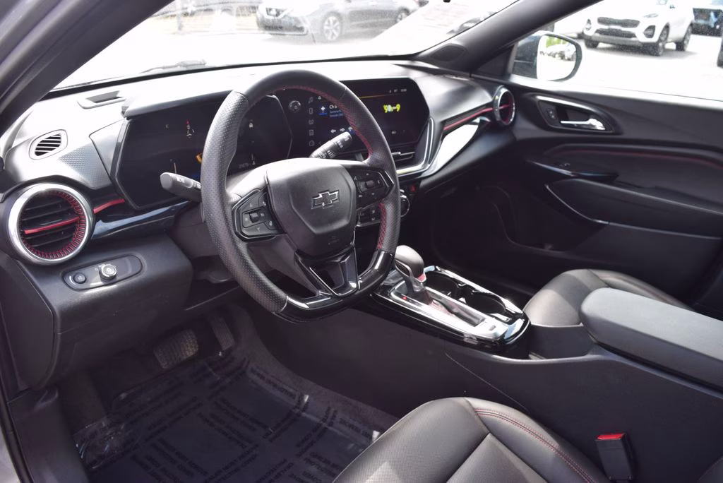 2025 Sterling Gray Metallic Chevrolet Trax 2RS FWD SUV