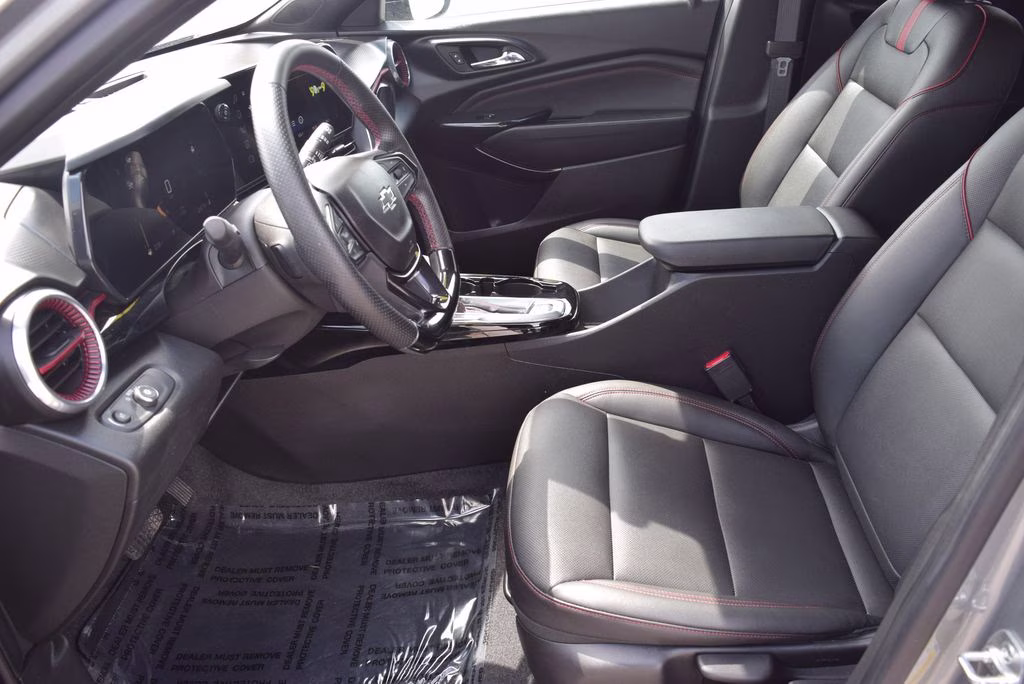 2025 Sterling Gray Metallic Chevrolet Trax 2RS FWD SUV