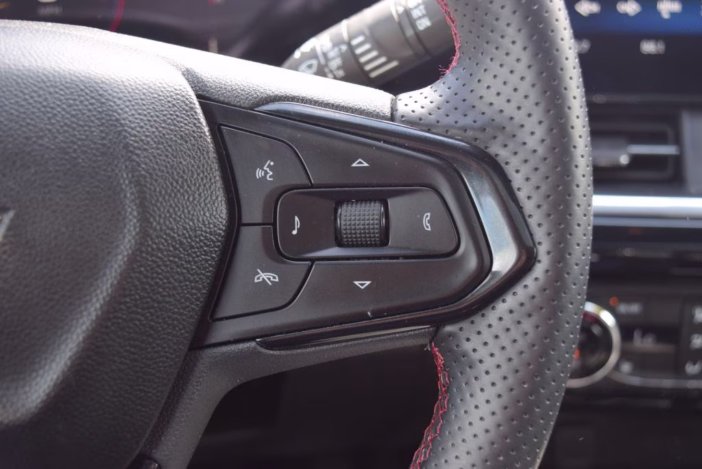 2025 Sterling Gray Metallic Chevrolet Trax 2RS FWD SUV