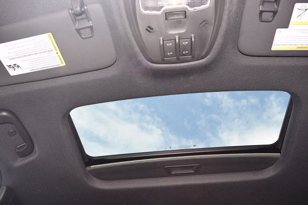 2025 Sterling Gray Metallic Chevrolet Trax 2RS FWD SUV