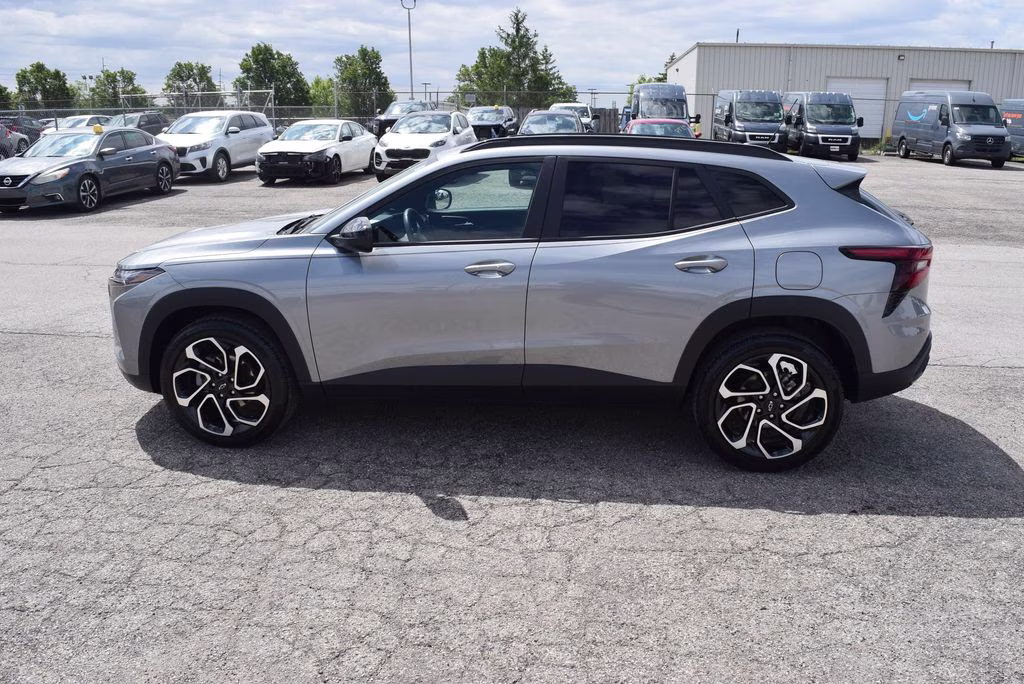 2025 Sterling Gray Metallic Chevrolet Trax 2RS FWD SUV