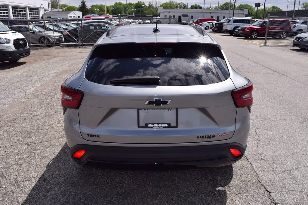 2025 Sterling Gray Metallic Chevrolet Trax 2RS FWD SUV